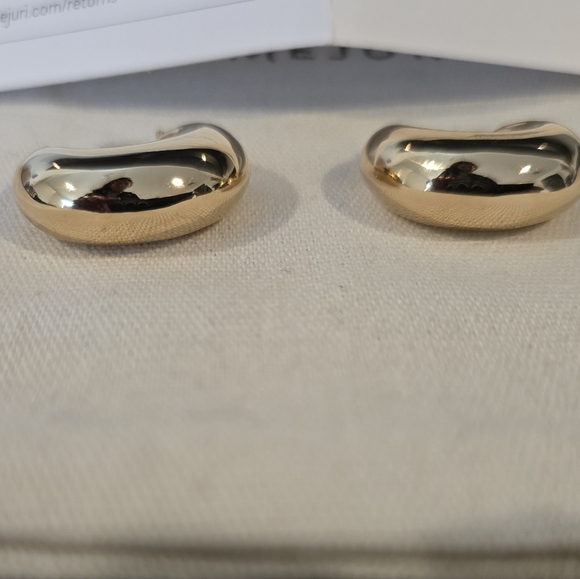 Mejuri Sculptural Hoops gold - Picture 3 of 7